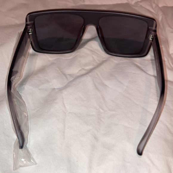 Over sized Women / Unisex sunglasses - Picture 3 of 6